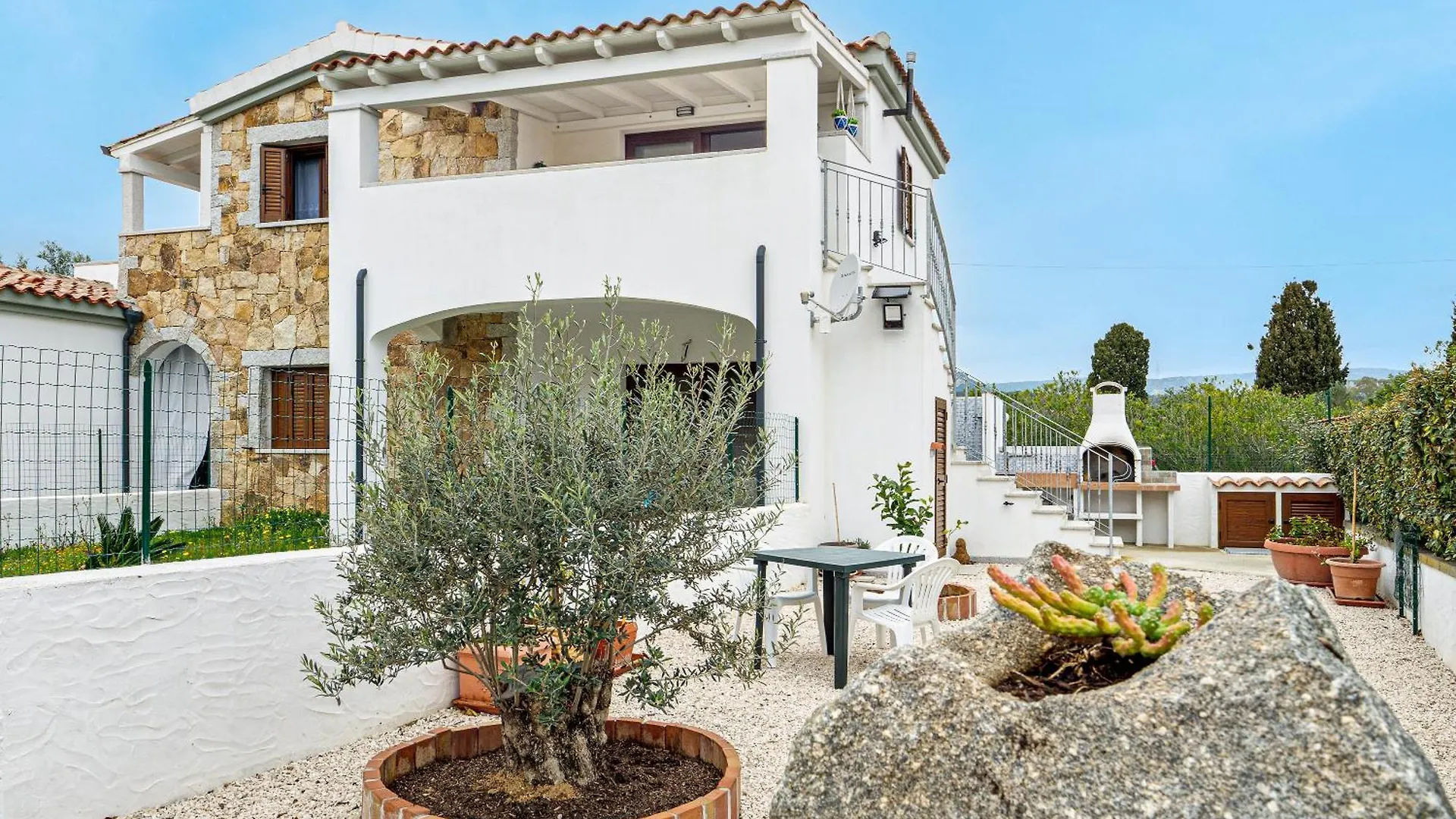 Casa Rosa A San Teodoro Apartment San Teodoro